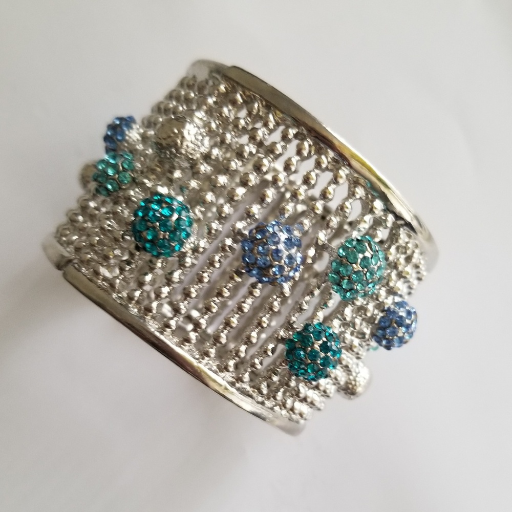 Silver bracelet with blue flower rhinestones